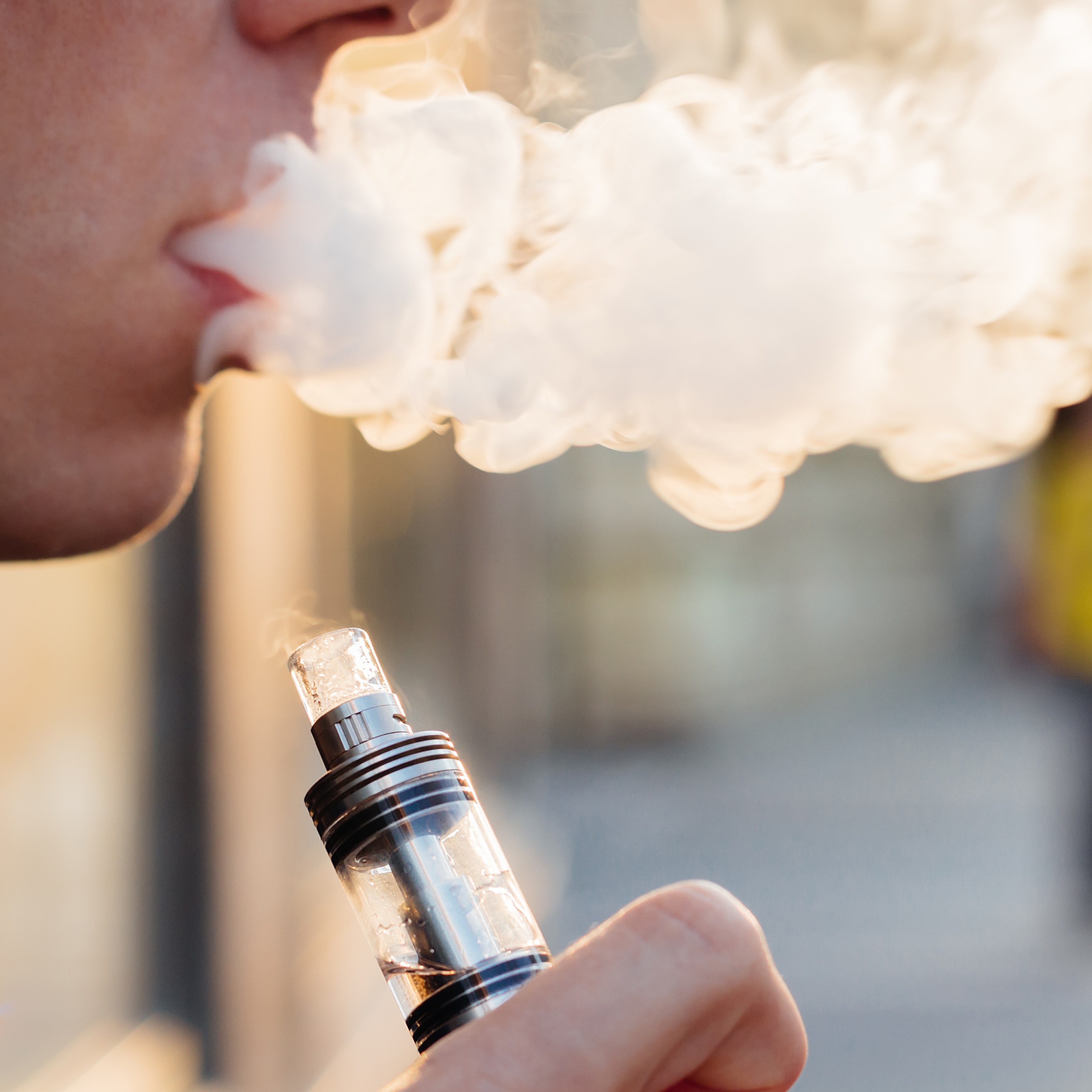 The chemical culprit in 2019's mysterious vaping illnesses—what we still don't know