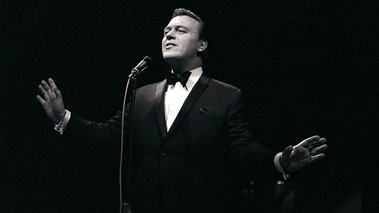 Matt monro the music. Matt monro ost pieles. Matt monro 2013 `the very best of. мэтт монро певец. Matt monro 2003 `the singer's singer`.