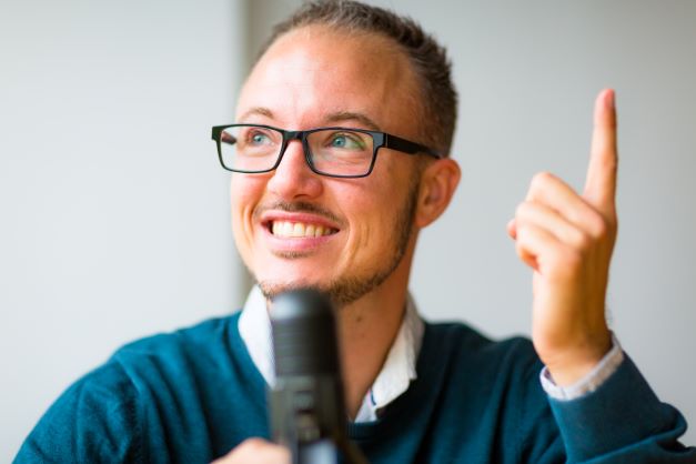 STEH ZU DIR - Der Podcast der Dich und Deine Bedüfnisse wieder in den Fokus rückt